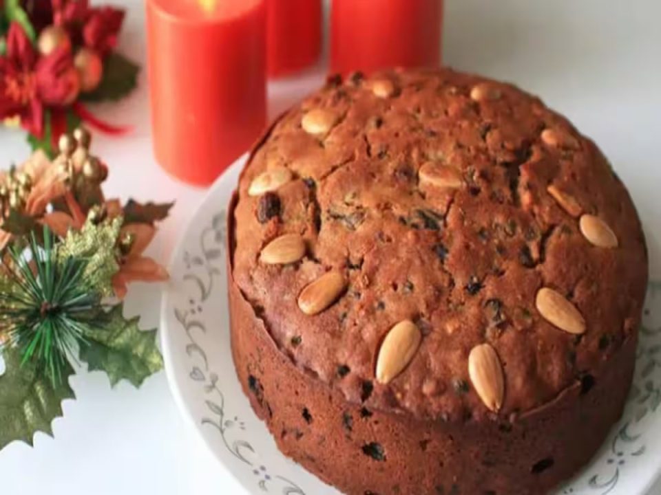 क्रिसमस पार्टी के लिए बनाएं ये खास केक, जानें रेसिपी