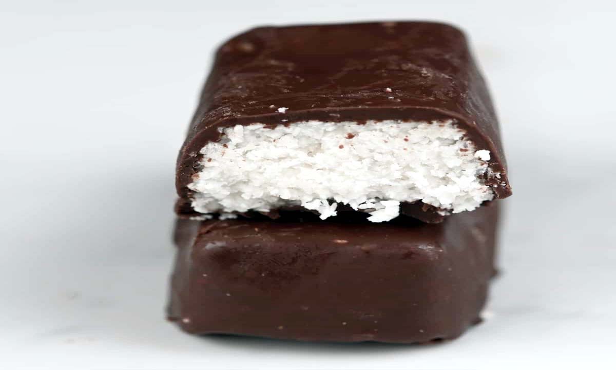 Coconut Chocolate Bar : बच्चो को बनाकर खिलाये ये हेल्दी कोकोनट चॉकलेट बार