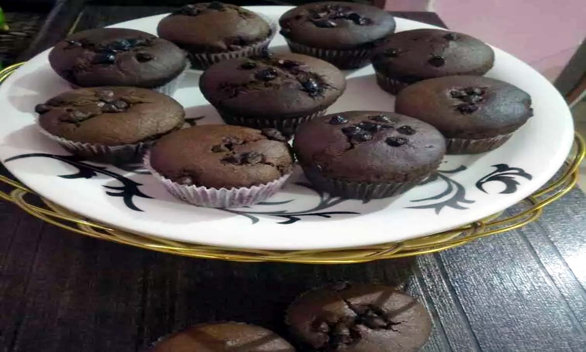 Chocolate Cupcakes : चॉकलेट कप केक खिलाकर करें न्यू ईयर पार्टी में मेहमानों का स्वागत