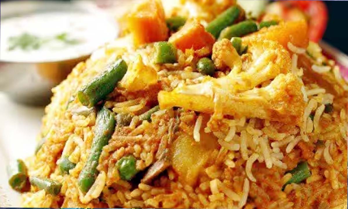 biryani recipe : कुछ चटपटा खाने का हो मन तो बनाये वेज बिरयानी,देखे रेसिपी