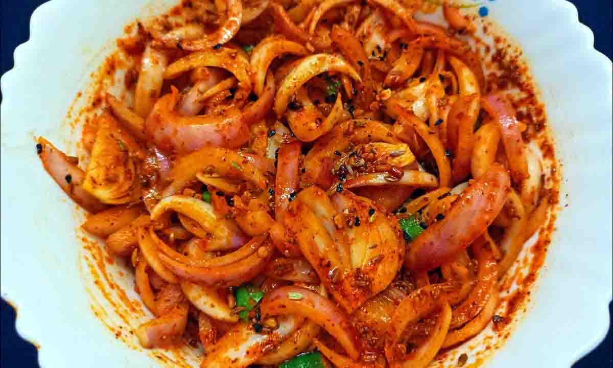 आज बनाएं मसालेदार प्याज का अचार,देखे रेसिपी