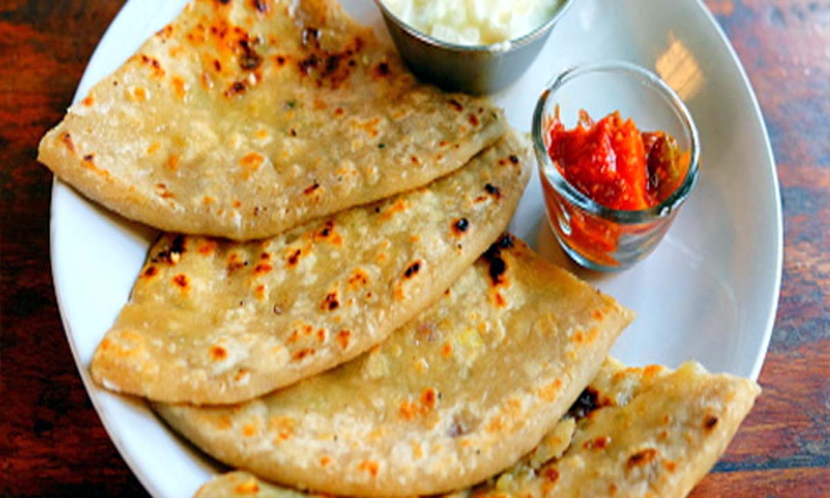घर पर बनाएं गाजर का पराठा, यहाँ जाने रेसिपी