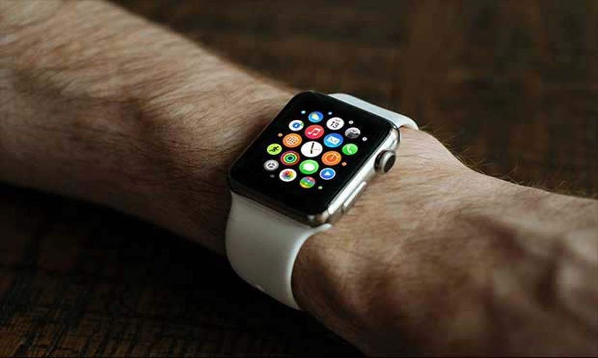 Apple वॉच ने महिला और उसके बच्चे की जान बचाने में मदद की- रिपोर्ट