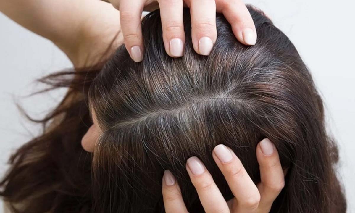 सफेद बालो से छुटकारा पाने के लिए करे ये उपाय